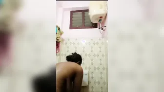 Bhabhi Bathing Naked Showing Everything For Her Secret Lover