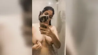 Malappuram Slut Showing Her Huge Tits While Playing At Home