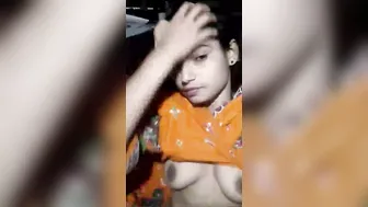 Cute GF Showing Off Her Perky Boobs In Nude Selfie Mms