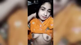 Cute GF Showing Off Her Perky Boobs In Nude Selfie Mms