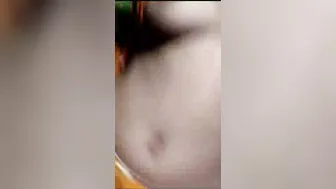 Cute GF Showing Off Her Perky Boobs In Nude Selfie Mms