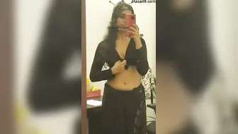Desi Babe Slowly Removing Her Saree Revealing Tits In Mirror