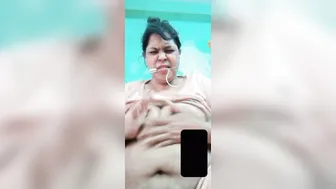 Horny Aunty Stripping Naked During Video Call Getting Dirty