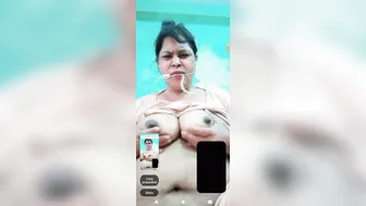 Horny Aunty Stripping Naked During Video Call Getting Dirty
