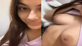 Cute GF Flashing Her Tits In Leaked Private Scandal