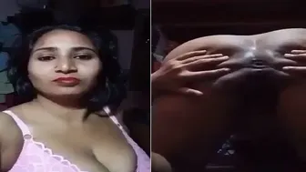 Milf Spreading Her Ass And Showing Pussy In Bedroom Video