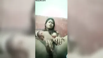 Desi Slut Tasting Her Own Pussy Juice While Fingering Herself