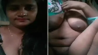 Village Bhabhi Posing Naked At Home Her Leaked Private Clips
