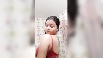 Desi Babe Undressing Showing Her Body Private Photos Exposed