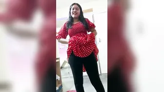 My Sexy Gf Bathing Naked In Bathroom Caught On Camera Leaked