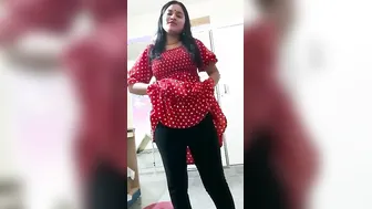 My Sexy Gf Bathing Naked In Bathroom Caught On Camera Leaked