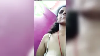 Aunty With Saggy Tits Stripping Naked Teasing Before Sex