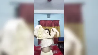 Cute Petite GF Showing Her Tight Body In Leaked Mms Clip