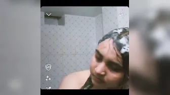 Curvy Babe Bathing Naked And Teasing Lover Through Window