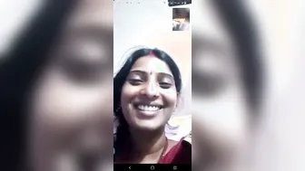 Bhabhi Revealing Heavy Boobs During Late Night Video Session