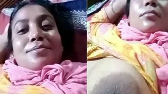 Horny Housewife Flashing Her Massive Boobs On Webcam Alone