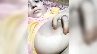 Horny Housewife Flashing Her Massive Boobs On Webcam Alone