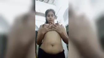 Village GF Posing Fully Naked For Her Man Private Shoot