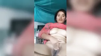 Desi Babe Exposing Her Wet Pussy And Big Boobs In Homemade Mms