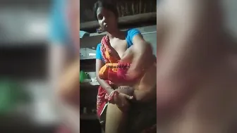 Desi Wife Lifting Saree Showing Naked Body Ready To Get Fucked
