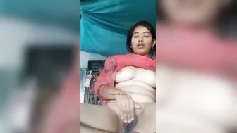 Hot GF Fingering Her Dripping Pussy Nude On Hidden Cam
