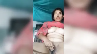 Hot GF Fingering Her Dripping Pussy Nude On Hidden Cam