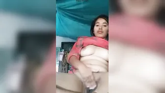 Hot GF Fingering Her Dripping Pussy Nude On Hidden Cam