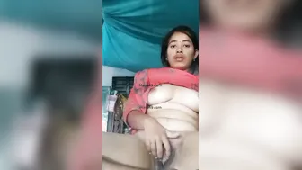 Hot GF Fingering Her Dripping Pussy Nude On Hidden Cam