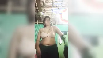 Village Aunty Exposing Her Big Melons And Wet Pussy For Me