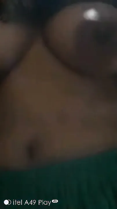 Naughty Bhabhi Exposing Her Big Boobs In Viral Home Video