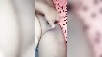 Married Bhabhi Getting Naked Fingering Herself In New Update