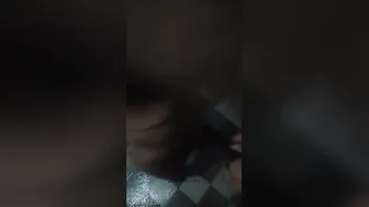 GF Pressing Close Bathing Together With Boyfriend Nude