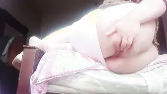Curvy Slut Bending Over Exposing Herself Going Totally Viral