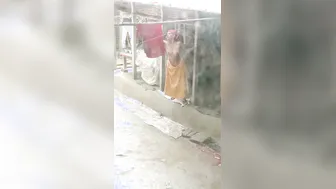Desi Bhabhi Bathing Naked Outdoors Changing Caught On Camera