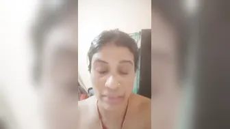 Tamil Aunty Exposing Herself In Private Selfie Mms Gone Viral