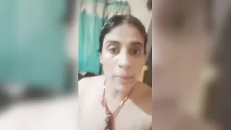 Tamil Aunty Exposing Herself In Private Selfie Mms Gone Viral