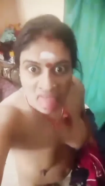 Tamil Aunty Exposing Herself In Private Selfie Mms Gone Viral
