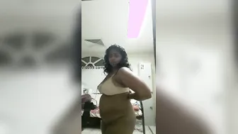 Desi GF Dropping Towel Revealing Her Perfect Boobs