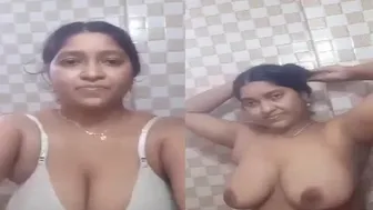 Curvy Aunty Taking Nude Bath On Video For Her Secret Lover