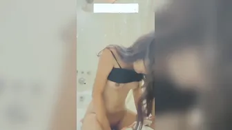 Skinny GF Riding Her Client Hard In The Hotel Bathtub
