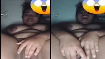 Chubby Divorced Bhabhi Fingering Herself On Naughty Video Call