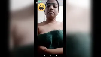 Chubby GF Soaking Wet And Naked On Bathroom Video