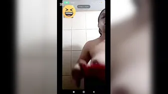Chubby GF Soaking Wet And Naked On Bathroom Video