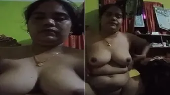 Divorced Bhabhi Playing With Herself Desperately Needing Cock