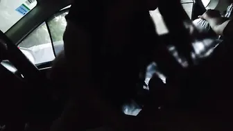 GF Giving Roadside Blowjob In The Car During Daylight