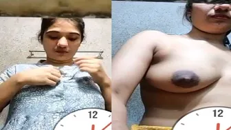 Bhabhi Having Secret Affair Strips Naked On Private Video Call