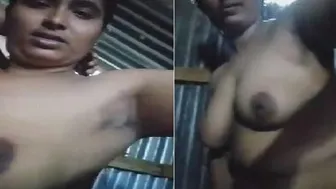 Village Aunty With Massive Tits Posing Nude And Spreading For Cam