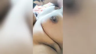 Horny Bhabhi Playing With Brinjal Naked Leaked Indian Sex Video