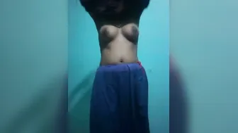 Slim Tamil Babe Going Topless And Stripping Naked In Home Footage