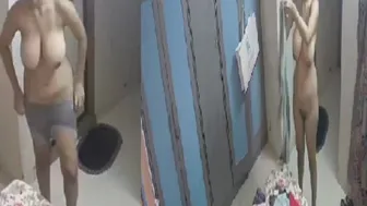 Busty Bhabhi Dripping Wet Showing Everything After Bathroom Session